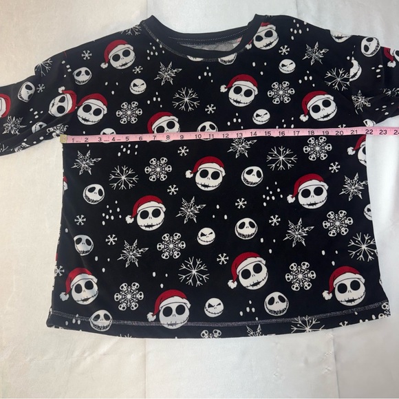Disney Nightmare Before Christmas Soft Jack Santa Hat Snowflakes Skull Details - Picture 6 of 11